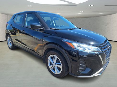 Certified 2025 Nissan Kicks Play S image 7