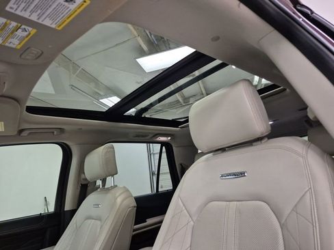 Used 2021 Ford Expedition Platinum image 19