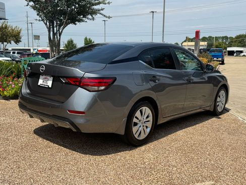 Used 2024 Nissan Sentra S image 8