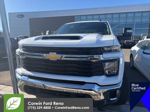 Used 2024 Chevrolet Silverado 2500 LT image 2