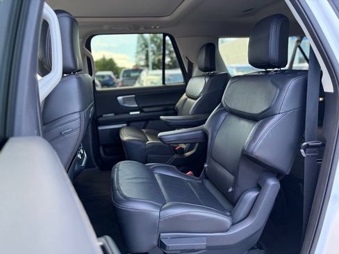 Used 2025 Ford Expedition Max Platinum AWD/4WD image 18