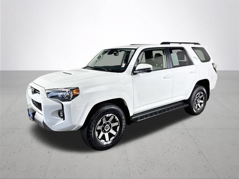 Used 2023 Toyota 4Runner TRD Off-Road Premium w/ Moonroof Package AWD/4WD image 2