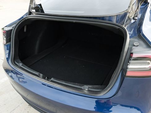 Used 2022 Tesla Model 3 Long Range AWD/4WD image 54