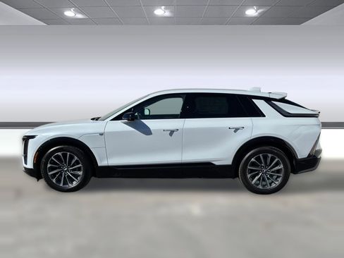 New 2026 Cadillac Lyriq Luxury w/ LPO, Floor Liner Package image 2