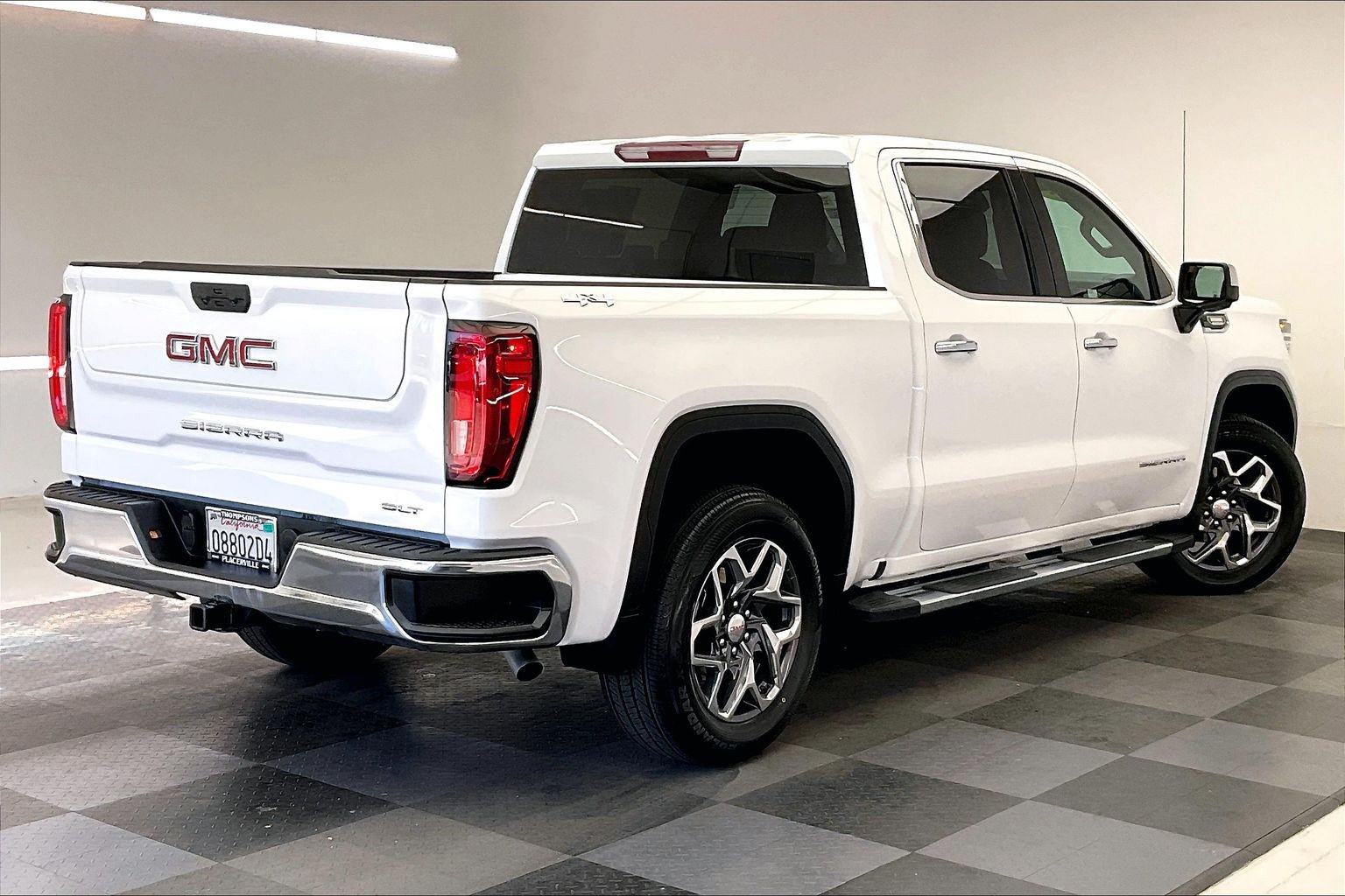 Used 2025 GMC Sierra 1500 SLT w/ SLT Premium Package AWD/4WD image 13