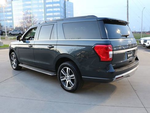Used 2023 Ford Expedition Max XLT image 4