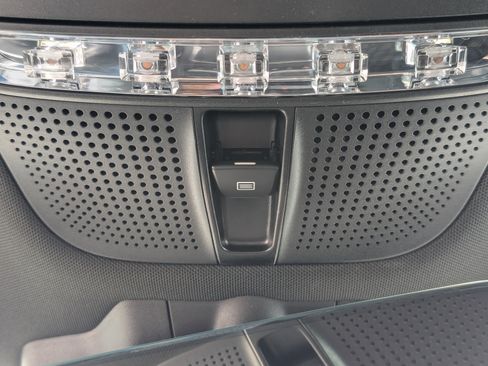 Used 2022 Mercedes-Benz GLC 300 4MATIC image 30