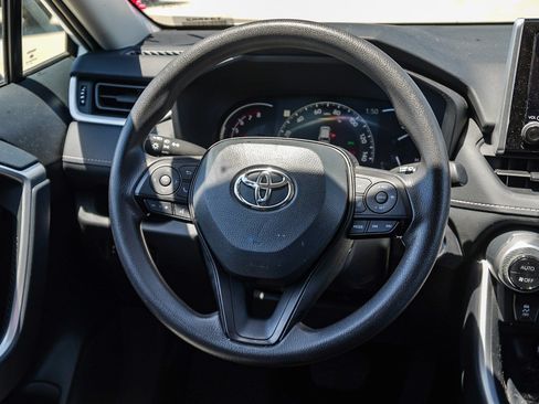 Used 2025 Toyota RAV4 XLE FWD image 16