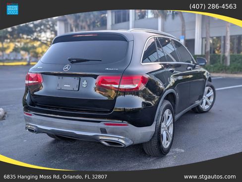 Used 2017 Mercedes-Benz GLC 300 4MATIC image 5