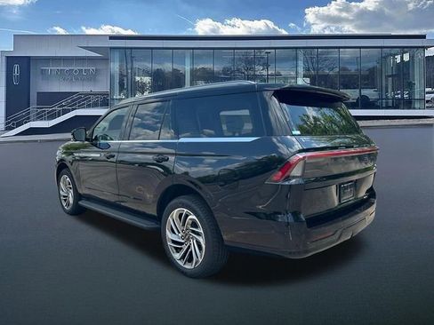 New 2026 Lincoln Navigator Premiere AWD/4WD image 5