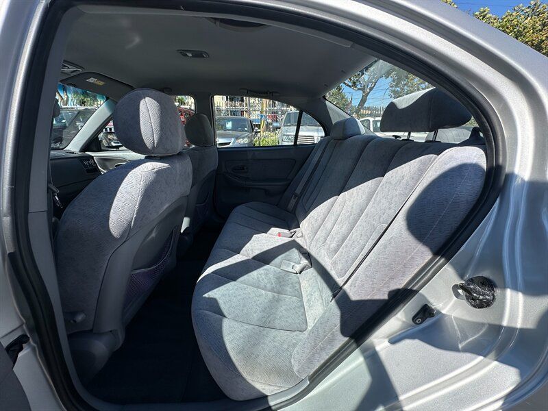 Used 2005 Hyundai Elantra GLS FWD image 18
