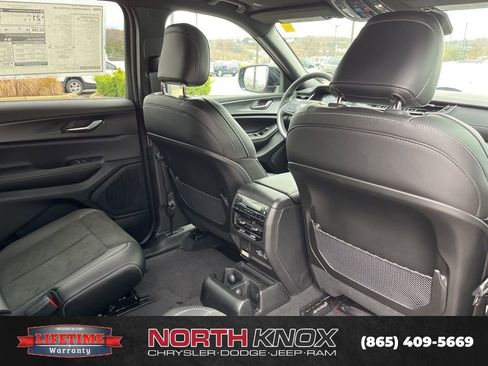 New 2025 Jeep Grand Cherokee L Altitude AWD/4WD image 26