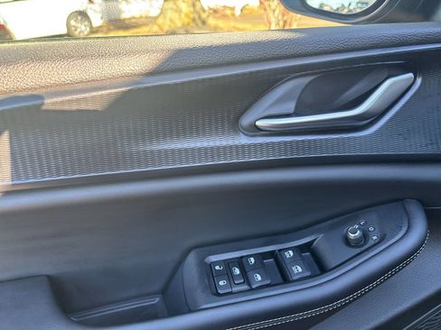 Used 2024 Jeep Grand Cherokee Laredo X w/ Luxury Tech Group I AWD/4WD image 12