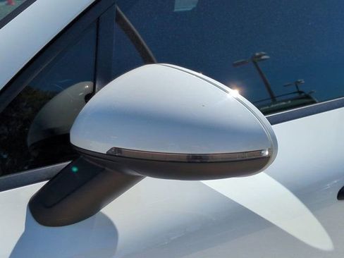 Used 2018 Porsche Macan image 11