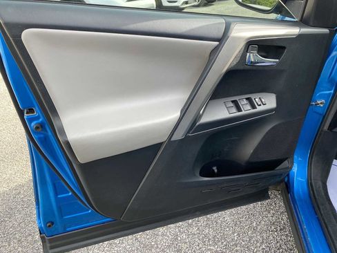 Used 2018 Toyota RAV4 XLE FWD image 42