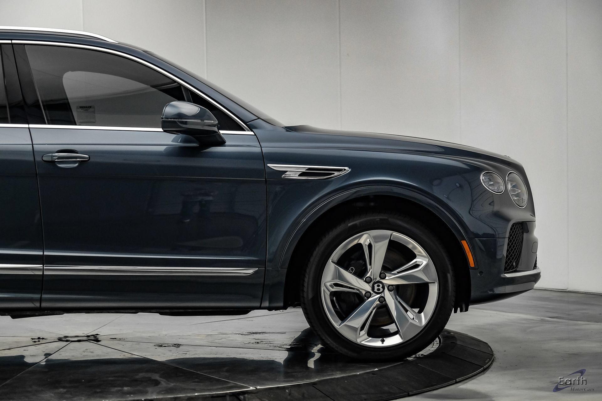 Used 2023 Bentley Bentayga Extended Wheelbase AWD/4WD image 21