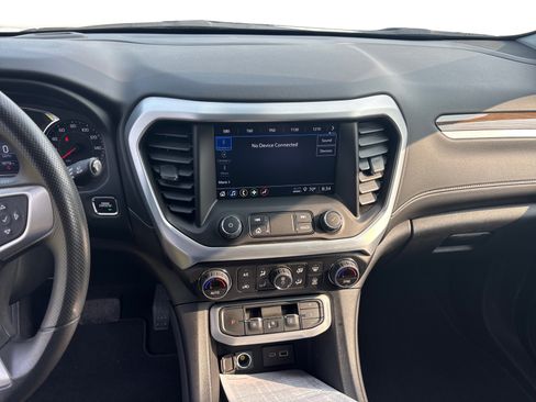 Used 2023 GMC Acadia SLE w/ Driver Convenience Package image 16