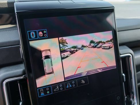 Used 2025 GMC Yukon Denali w/ Sun & Power Step Package AWD/4WD image 20