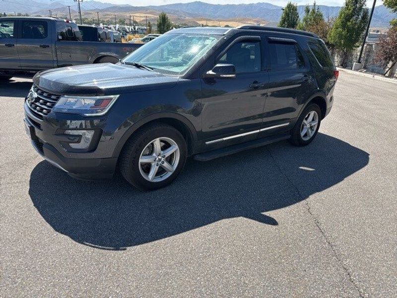 Used 2017 Ford Explorer XLT w/ Equipment Group 202A image 1