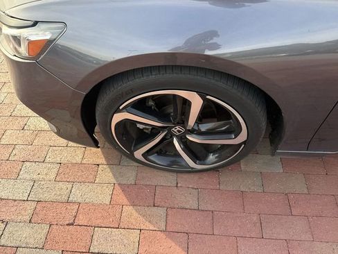 Used 2019 Honda Accord Sport image 2