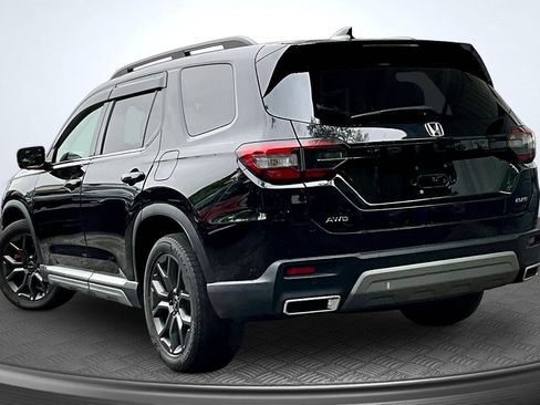 Used 2024 Honda Pilot Elite image 4