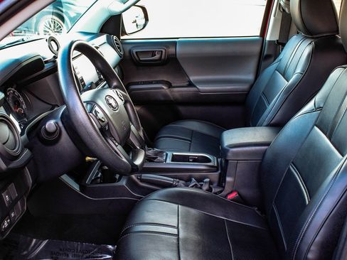 Used 2020 Toyota Tacoma SR image 29