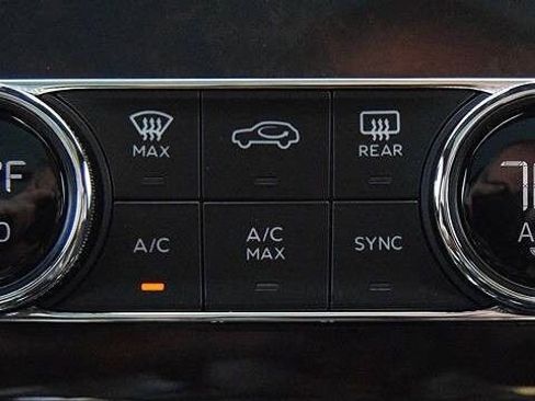 Used 2019 Bentley Bentayga image 34