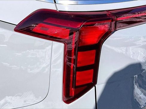 Certified 2025 Kia Carnival SX image 29