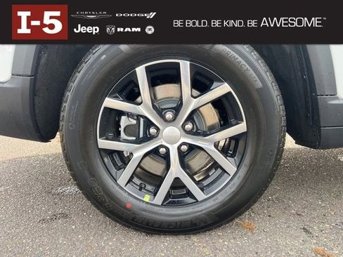 New 2025 Jeep Grand Cherokee L Limited w/ Luxury Tech Group II image 5