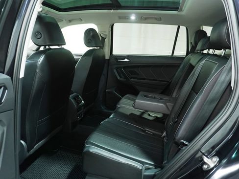 Used 2023 Volkswagen Tiguan SE w/ Panoramic Sunroof Package AWD/4WD image 13