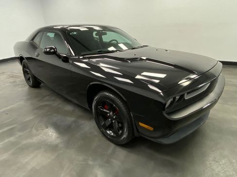 Used 2012 Dodge Challenger SXT image 8