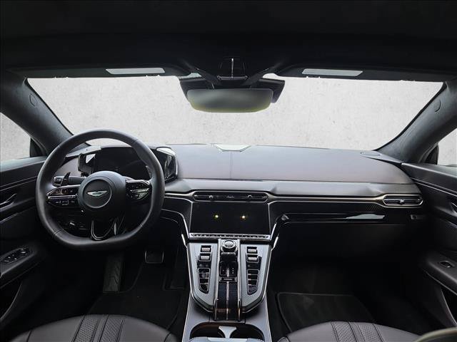 Used 2025 Aston Martin V8 Vantage Coupe RWD image 9