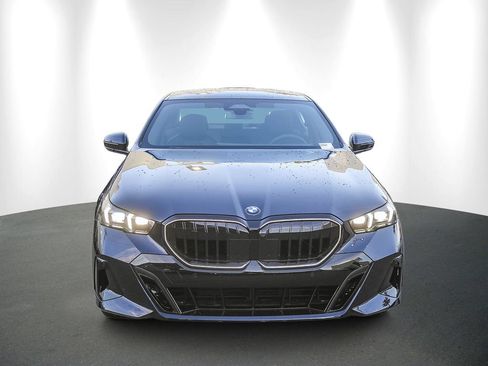 Used 2026 BMW 530i w/ M Sport Package RWD image 2