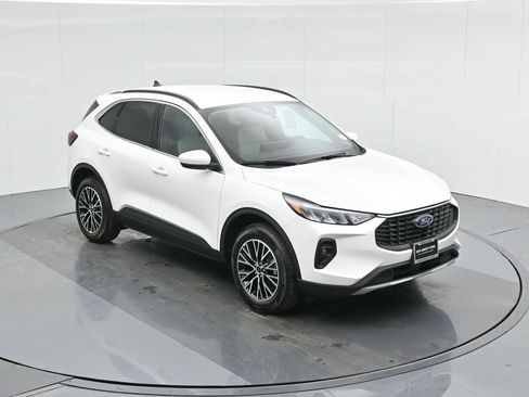 New 2025 Ford Escape SE image 40