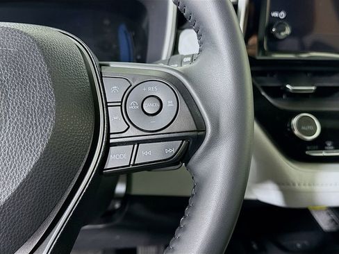 Certified 2025 Toyota Corolla XSE image 21