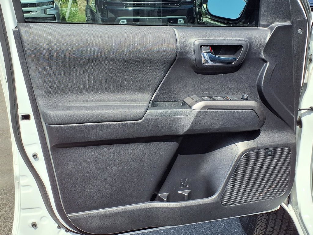 Used 2021 Toyota Tacoma TRD Off-Road w/ TRD Premium Off Road Package AWD/4WD image 29