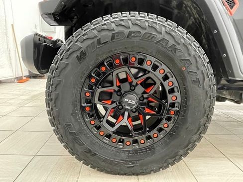 Used 2022 Jeep Gladiator Sport image 7