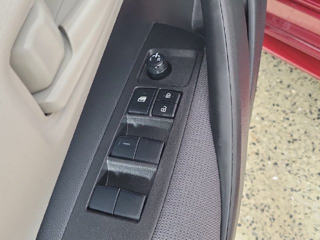 Used 2025 Toyota Corolla LE FWD image 22