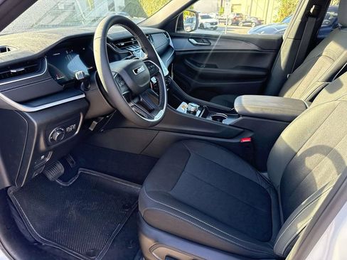 New 2025 Jeep Grand Cherokee Laredo X image 37