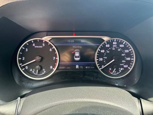 Used 2024 Nissan Sentra SV FWD image 27