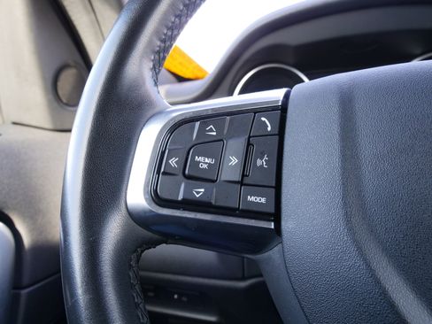 Used 2019 Land Rover Discovery Sport SE image 23