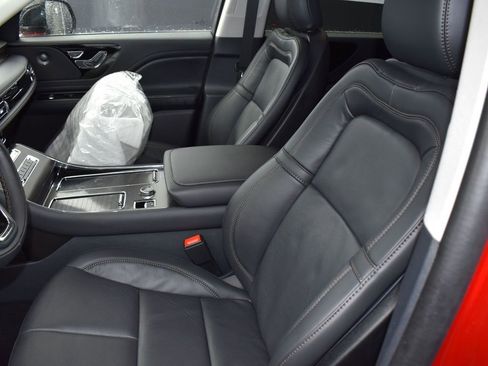 New 2025 Lincoln Aviator Reserve w/ Illumination Package image 9