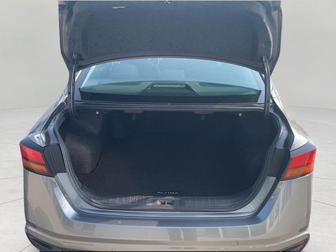 Used 2024 Nissan Altima 2.5 SV FWD image 26