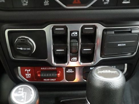 Used 2024 Jeep Gladiator Mojave w/ Dual Top Group AWD/4WD image 27