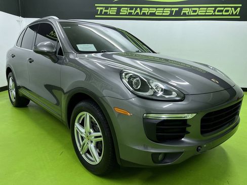 Used 2016 Porsche Cayenne AWD/4WD image 2