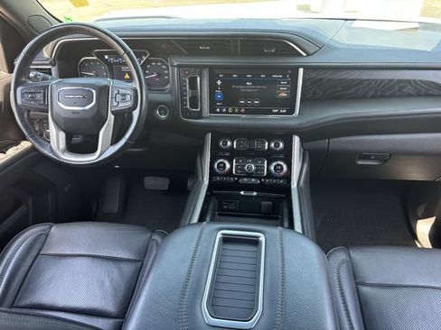 Used 2021 GMC Yukon XL Denali AWD/4WD image 15
