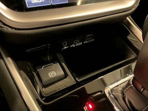 Used 2023 Subaru Outback Limited image 33