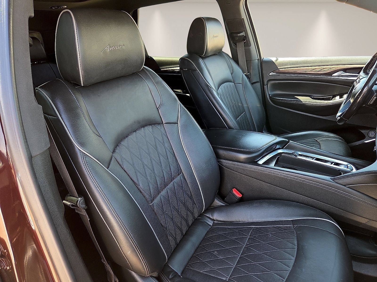 Used 2023 Buick Enclave Avenir AWD/4WD image 8