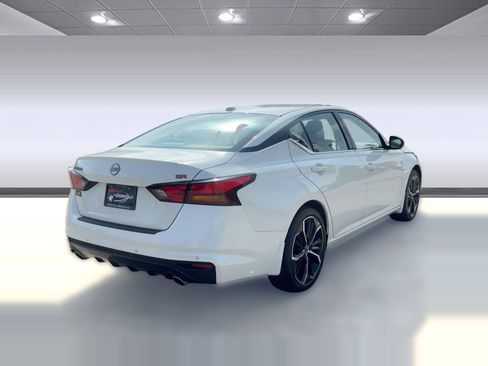 New 2025 Nissan Altima 2.5 SR w/ SR Premium Package image 9