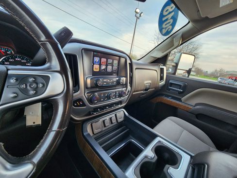 Used 2018 GMC Sierra 2500 SLE w/ HD SLE Preferred Plus Package AWD/4WD image 23